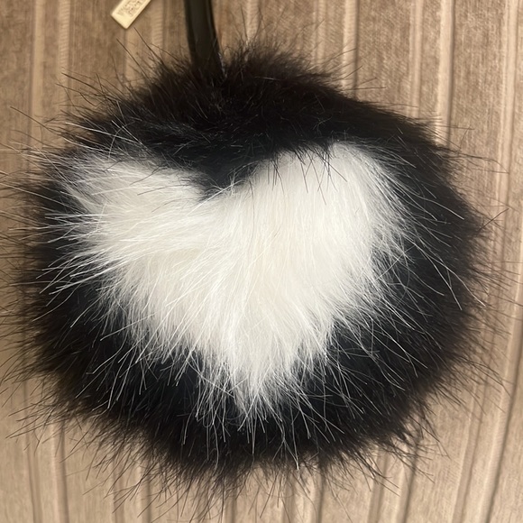 Victoria’s Secret Faux Fur Keychain - Picture 2 of 4